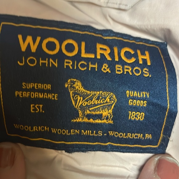 Woolrich downfilled parka with real fur hood trim - Picture 3 of 13